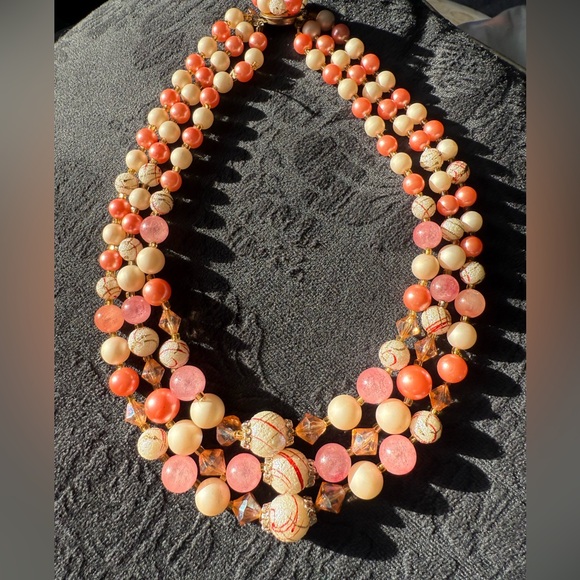 Vintage Pink and White three strand necklace - Picture 1 of 3